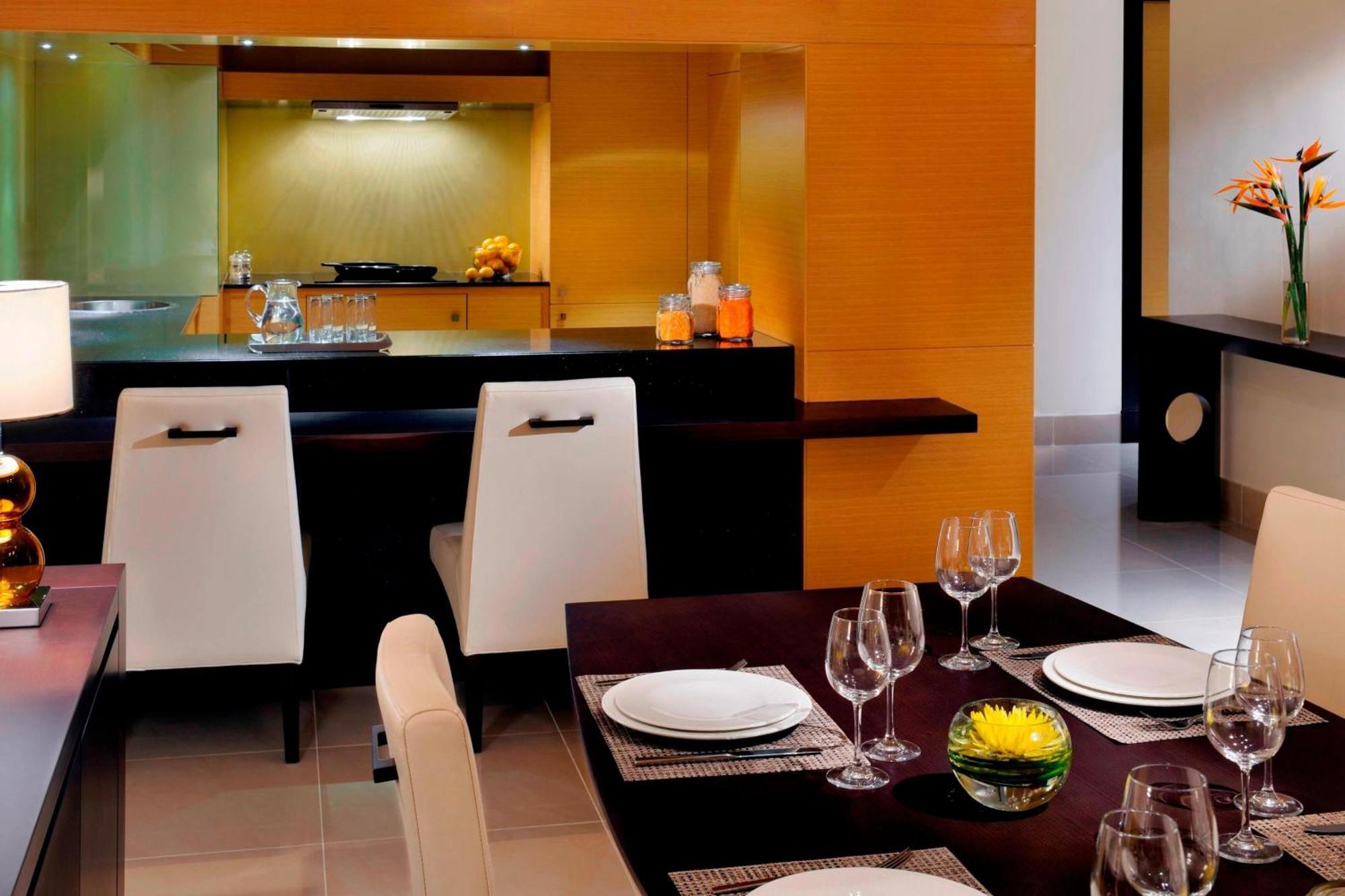 Marriott Executive Apartments Al Jaddaf, Дубай Экстерьер фото A kitchen in a W Residence