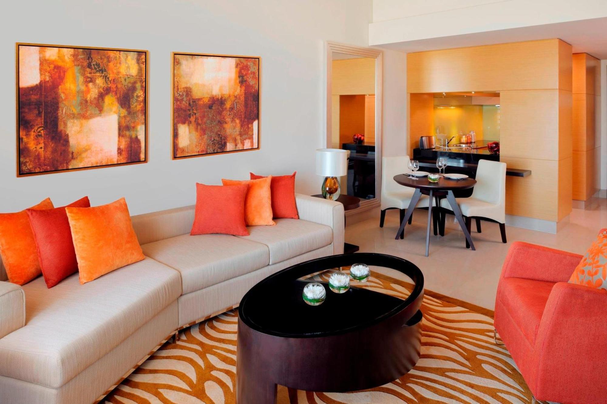 Marriott Executive Apartments Al Jaddaf, Дубай Экстерьер фото A living room at the Taj Bengal