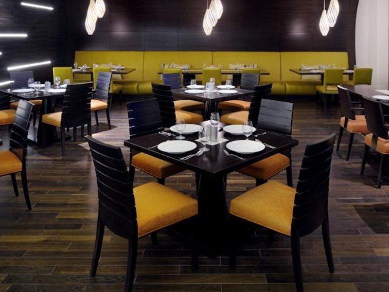 Marriott Executive Apartments Al Jaddaf, Дубай Экстерьер фото Interior of the restaurant